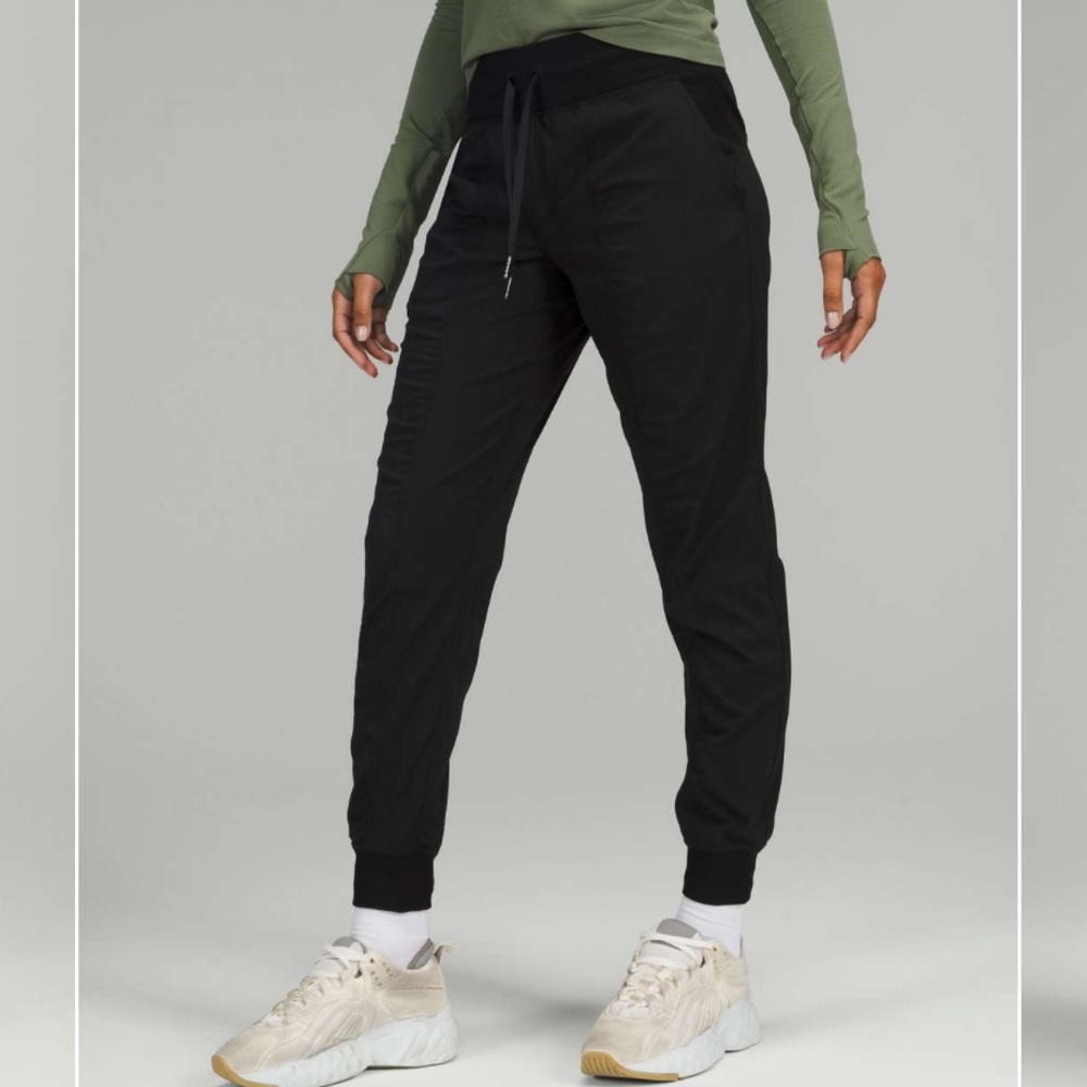 Lululemon Dance Studio Mid-Rise Jogger
Black First‎ Release Size 2